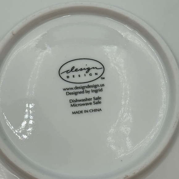 Design by Design Peppermint Santa Plates by Ingrid -set of 4 - Picture 6 of 16